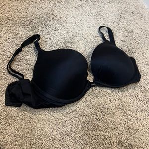 Victoria’s Secret padded plunge black bra 34D